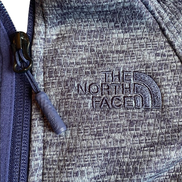 The North Face Women’s Long Sleeved Hooded Jacket - Picture 13 of 13